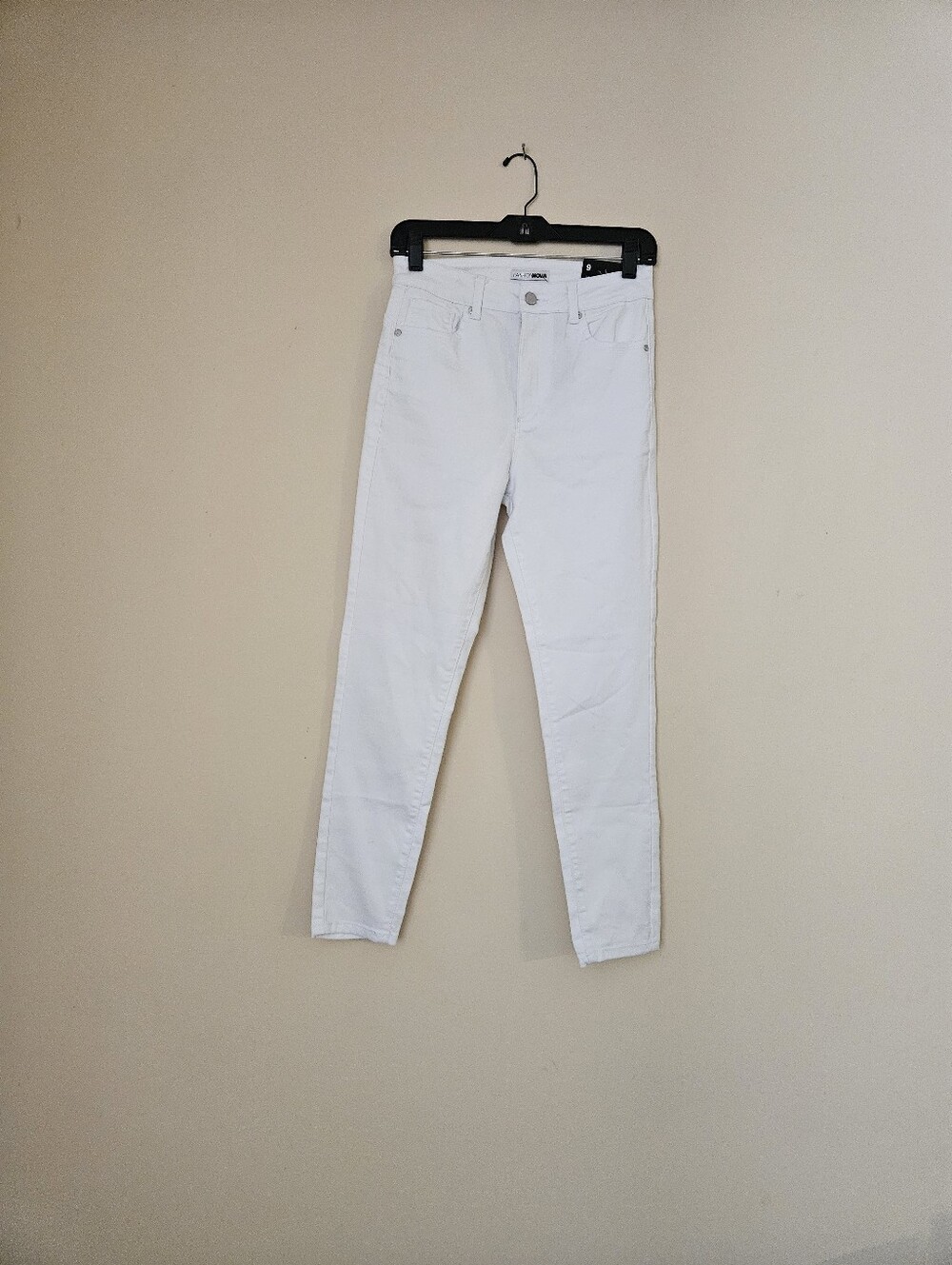 Fashion Nova White Eyes On You Booty Lifter Skinny Jeans - Size 9
